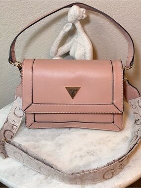 GUESS Chai Flap Shoulder/Crossbody Bag in Mauve pink
